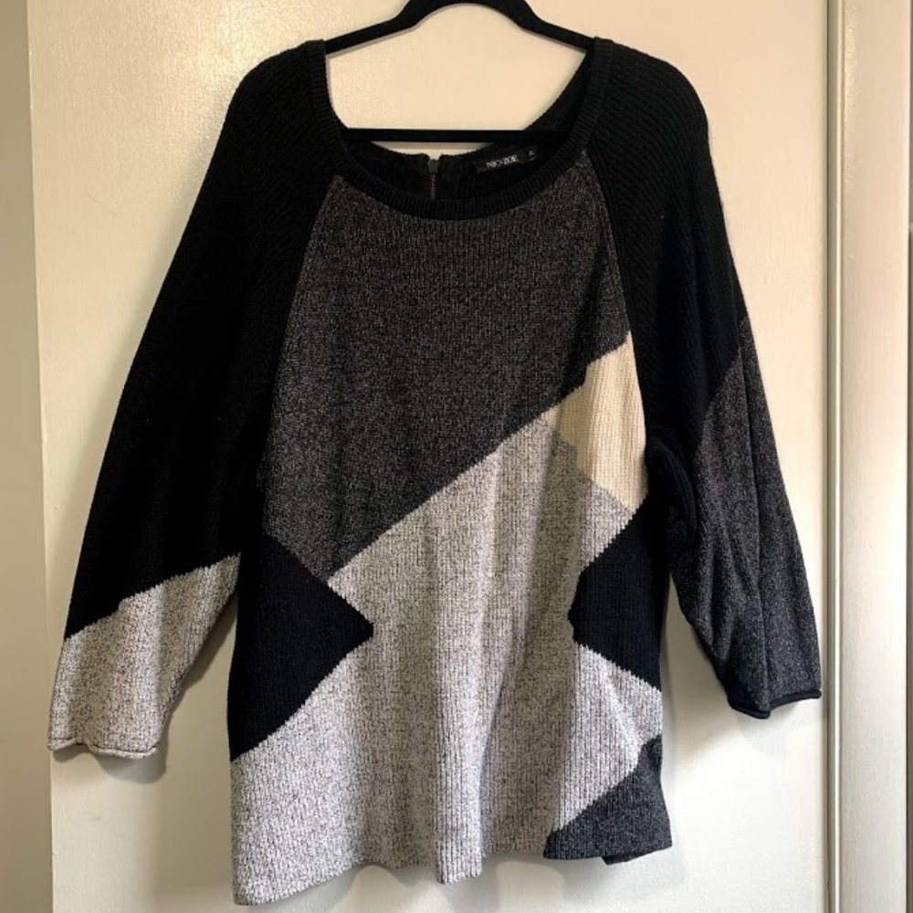 Black Pattern Oversized Sweater w/ Zip Up Back